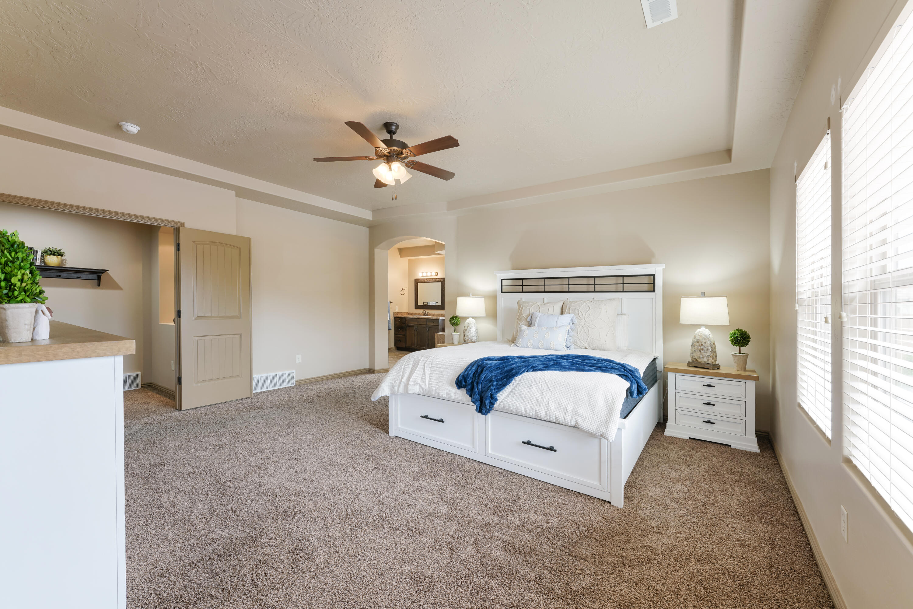 SUN VALLEY ESTATES - Residential