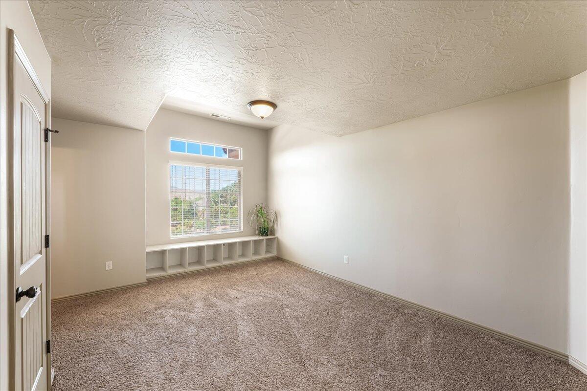 SUN VALLEY ESTATES - Residential