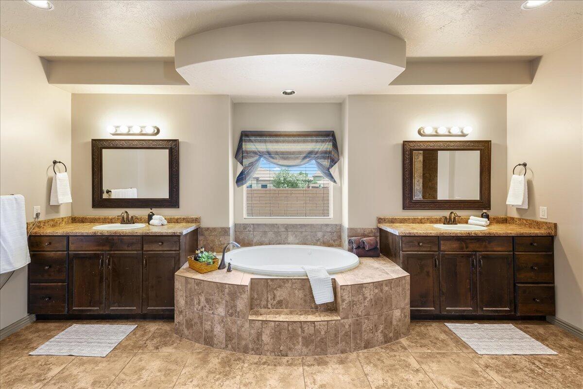 SUN VALLEY ESTATES - Residential