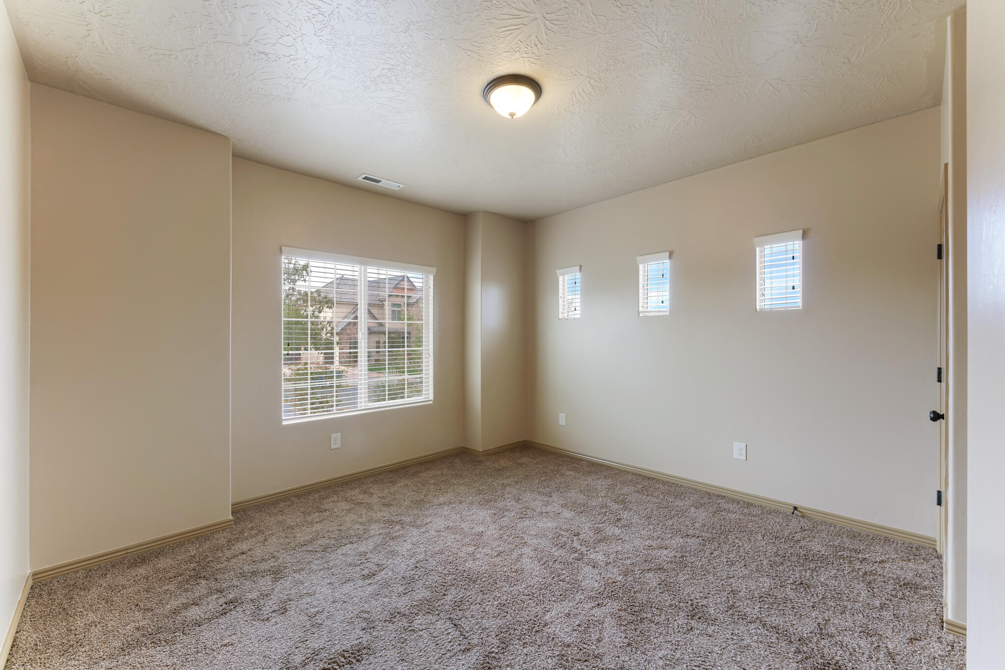 SUN VALLEY ESTATES - Residential