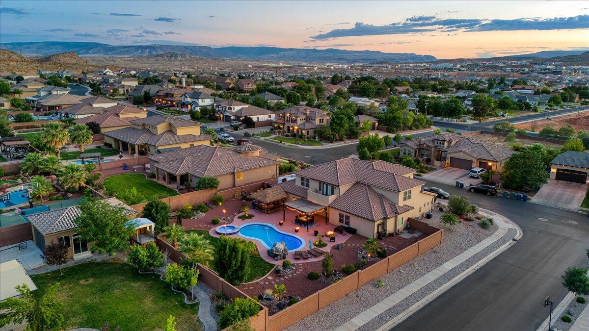 SUN VALLEY ESTATES - Residential