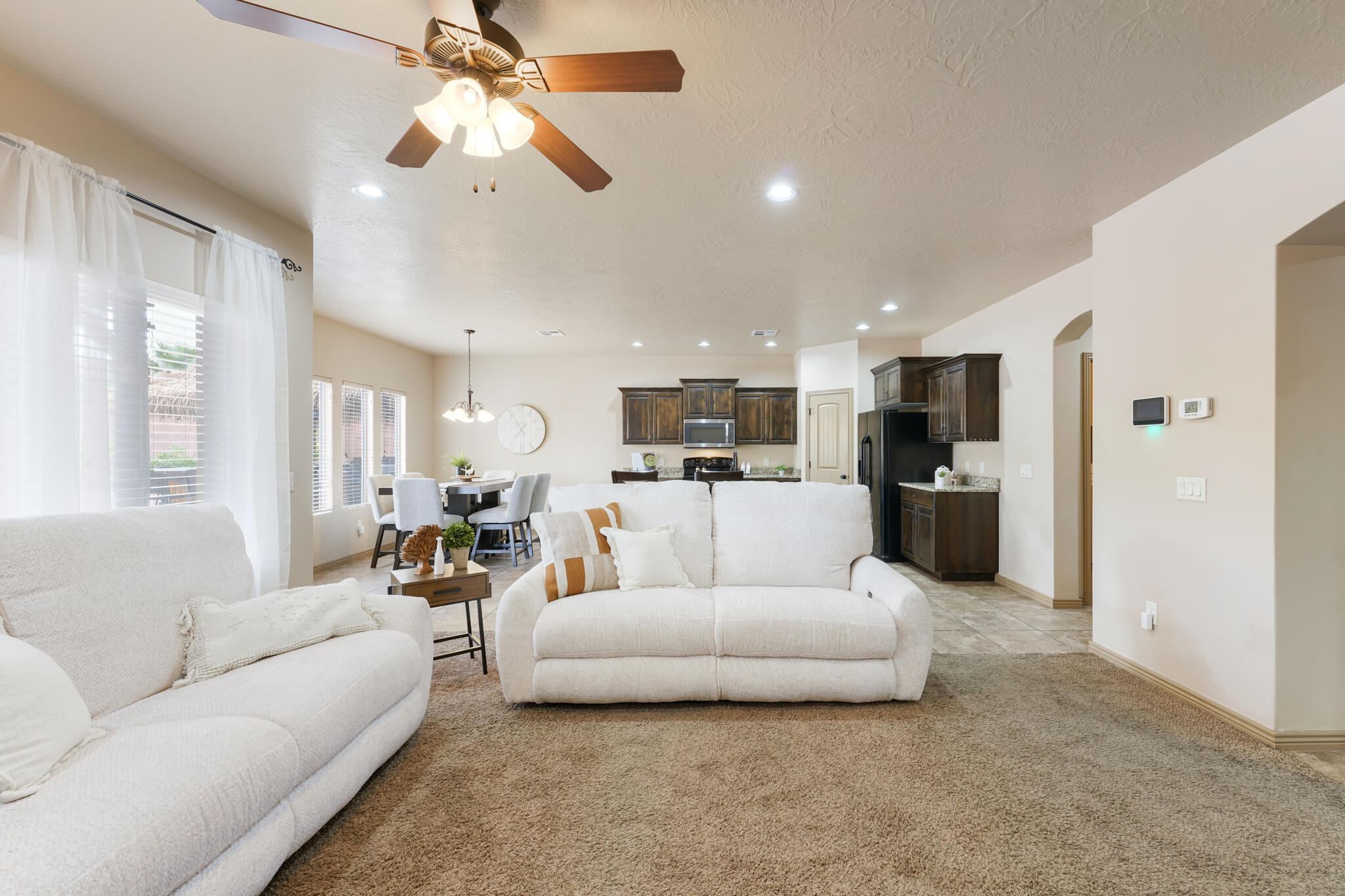 SUN VALLEY ESTATES - Residential