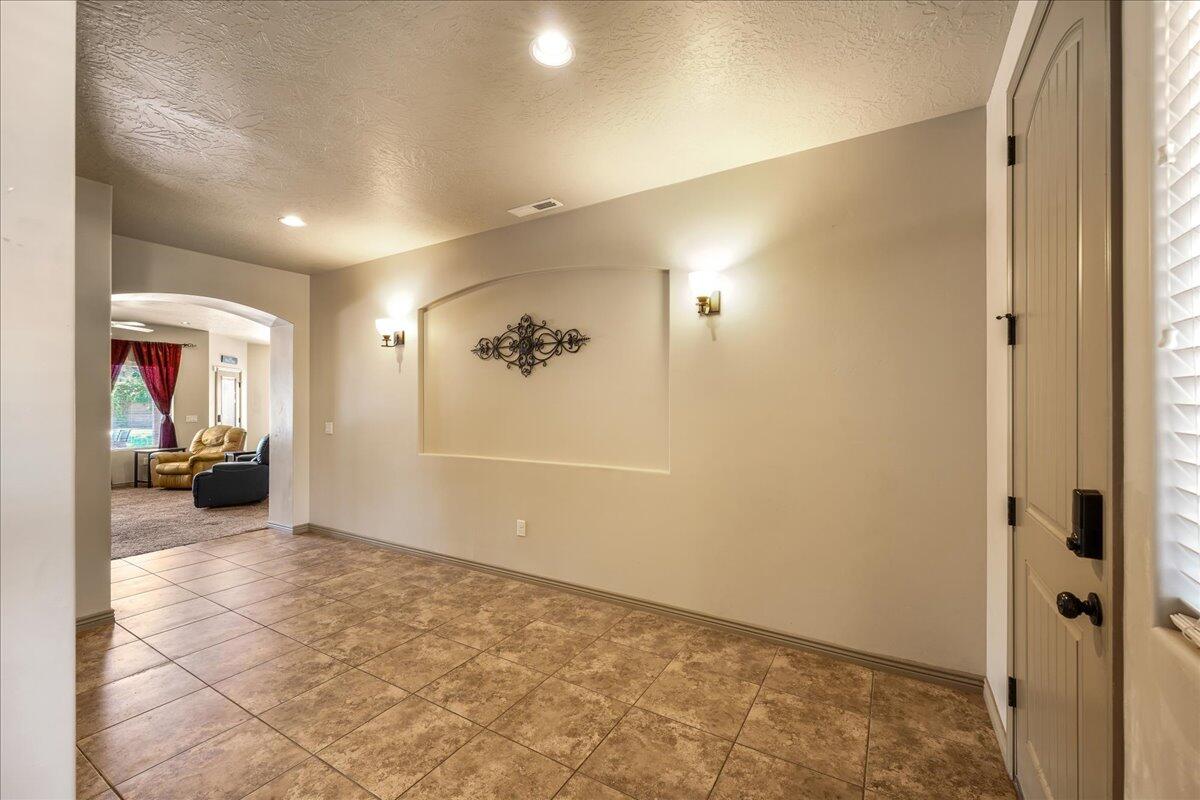 SUN VALLEY ESTATES - Residential