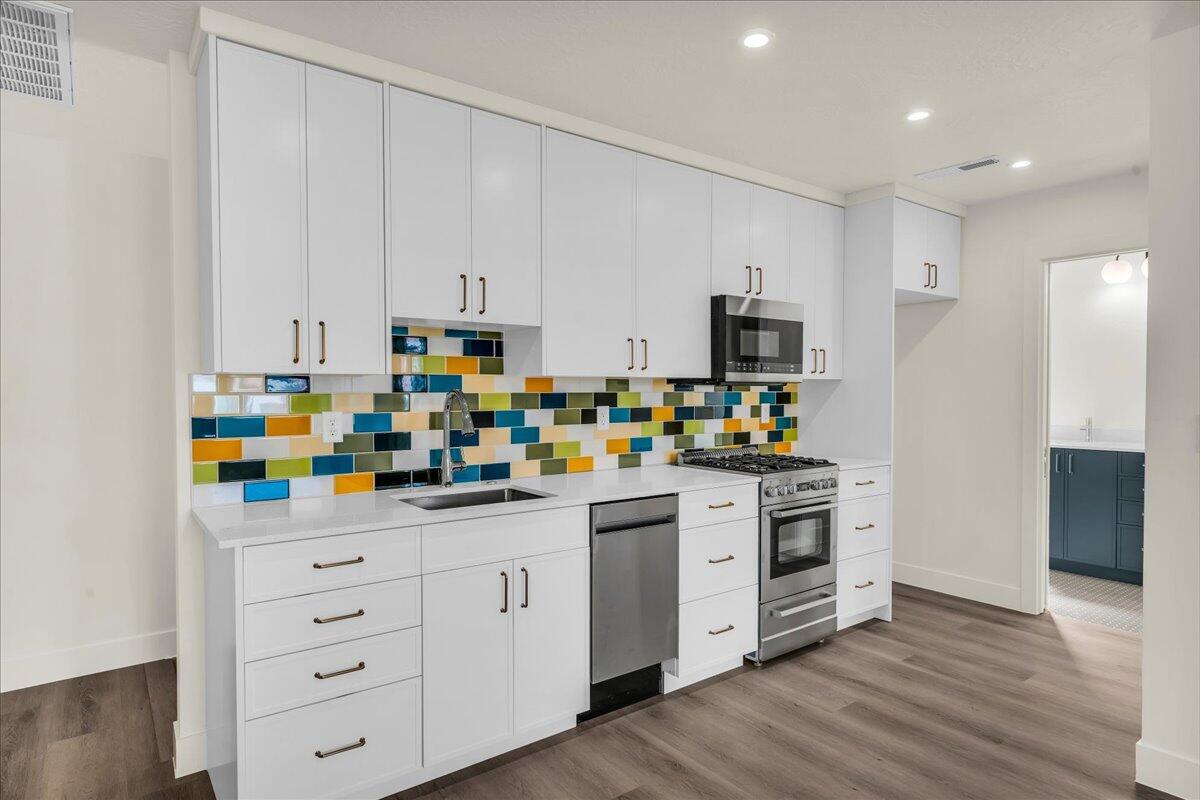 ESTATES AT BURKE SPRINGS - Residential