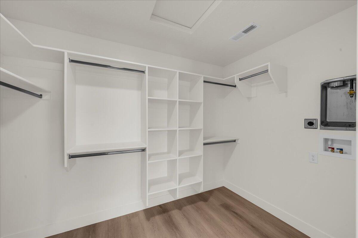 ESTATES AT BURKE SPRINGS - Residential