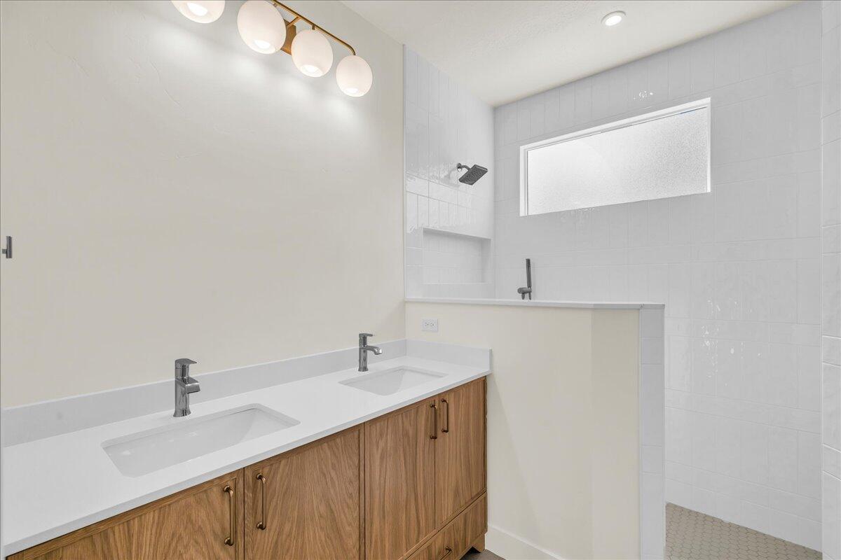 ESTATES AT BURKE SPRINGS - Residential