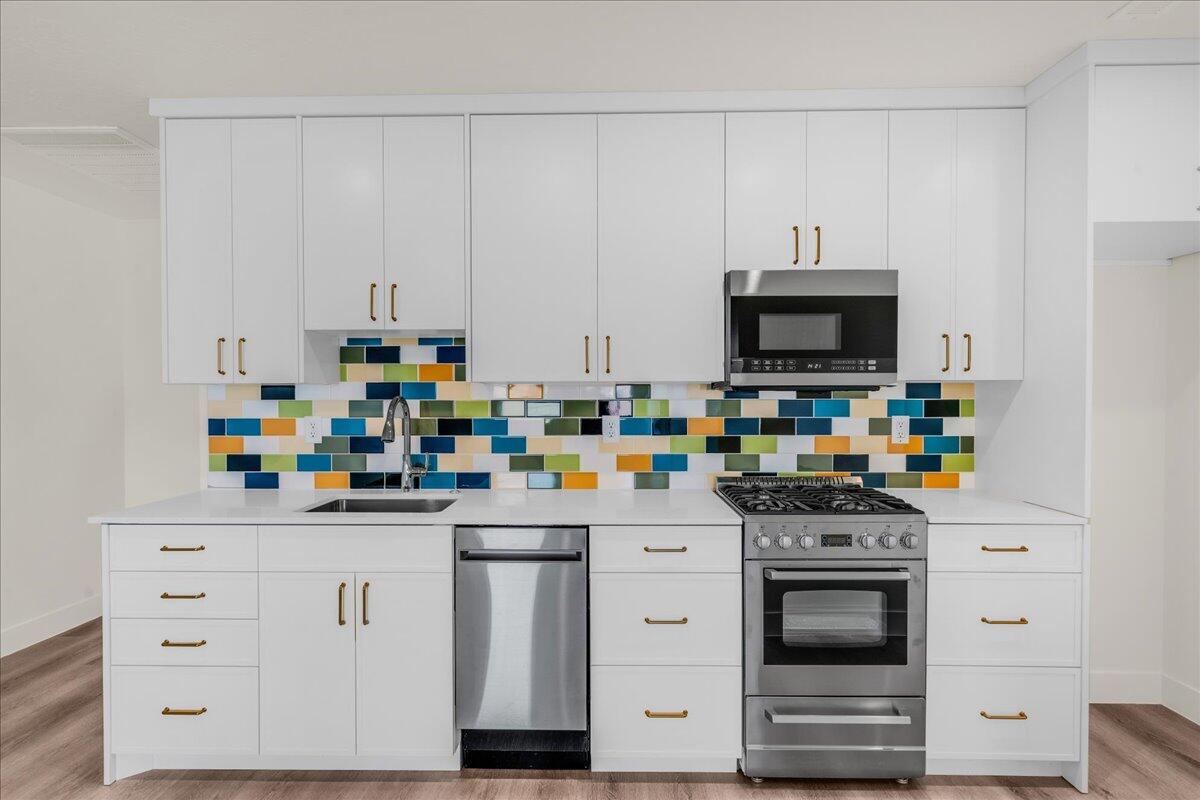 ESTATES AT BURKE SPRINGS - Residential