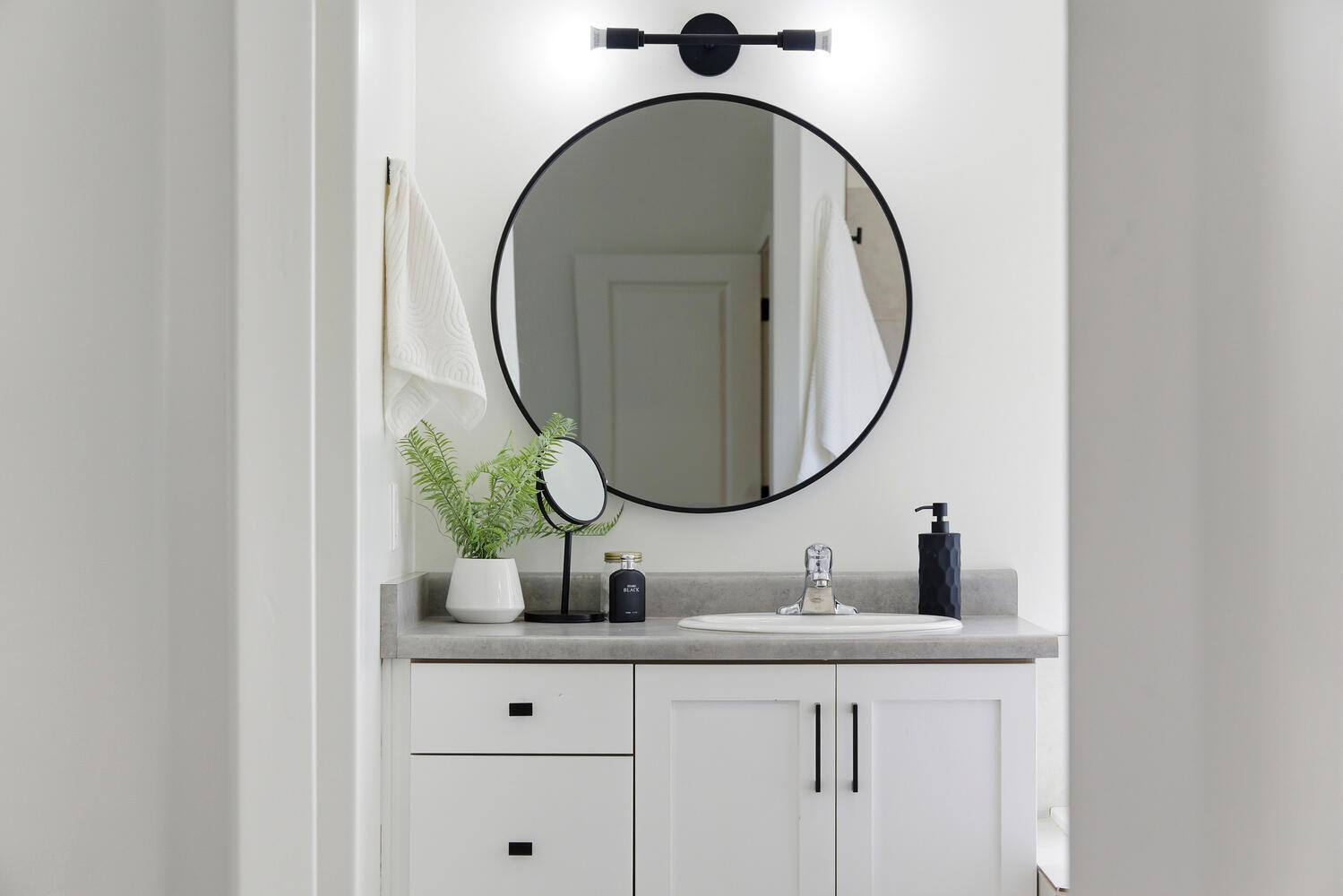 DESERT COVE - Residential