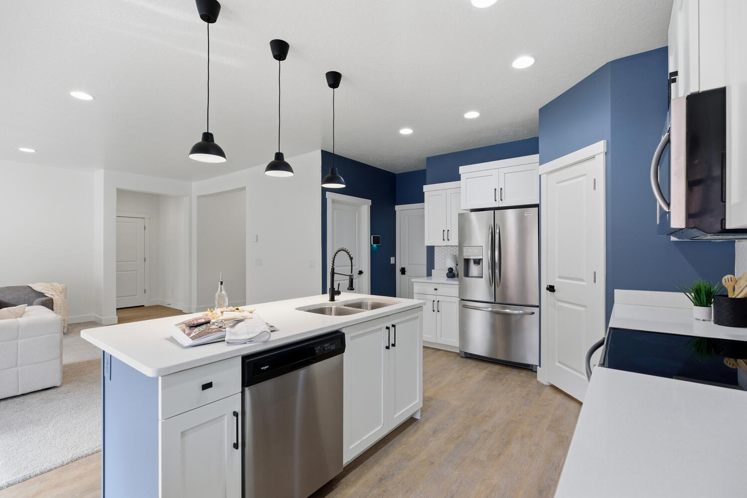 DESERT COVE - Residential