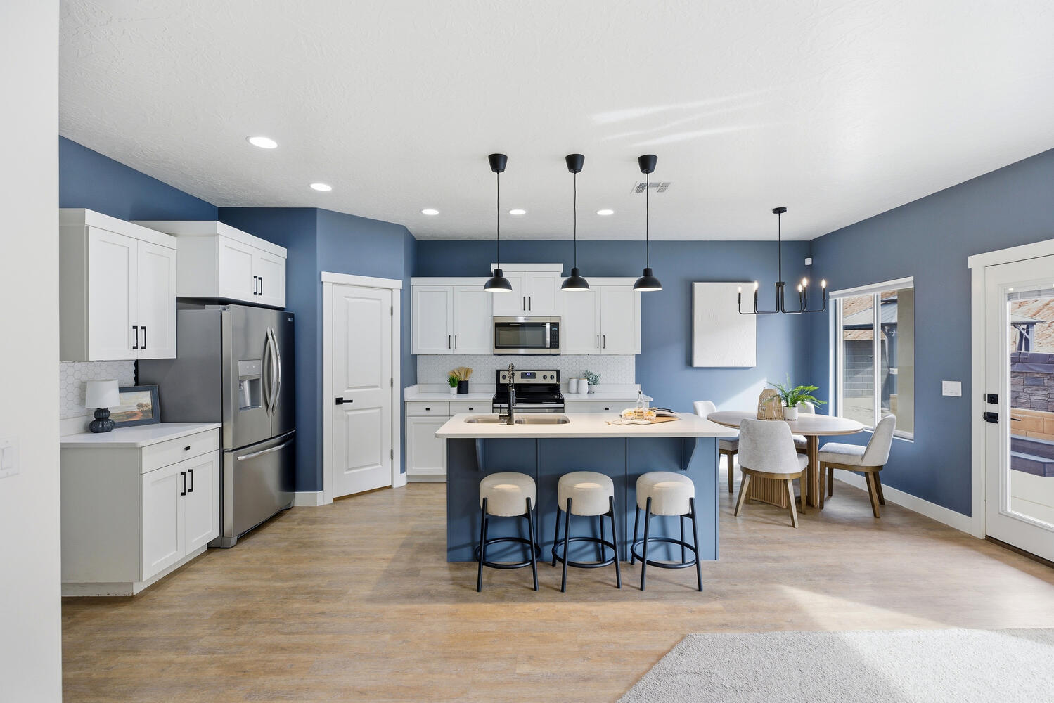 DESERT COVE - Residential