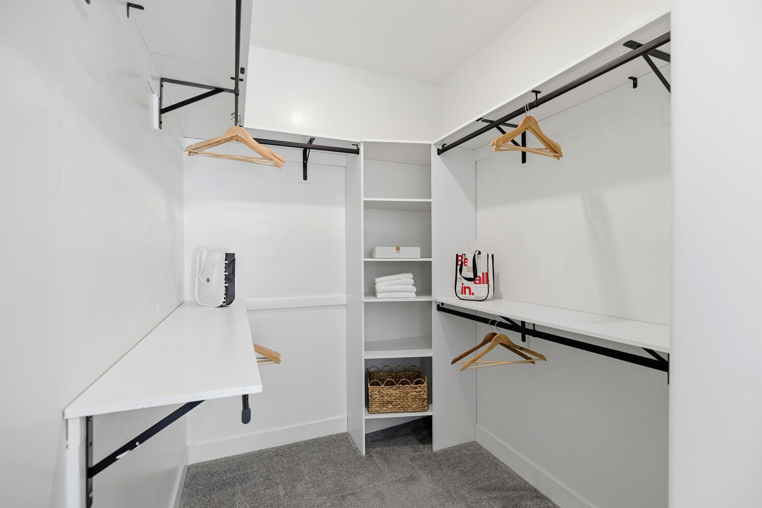 DESERT COVE - Residential