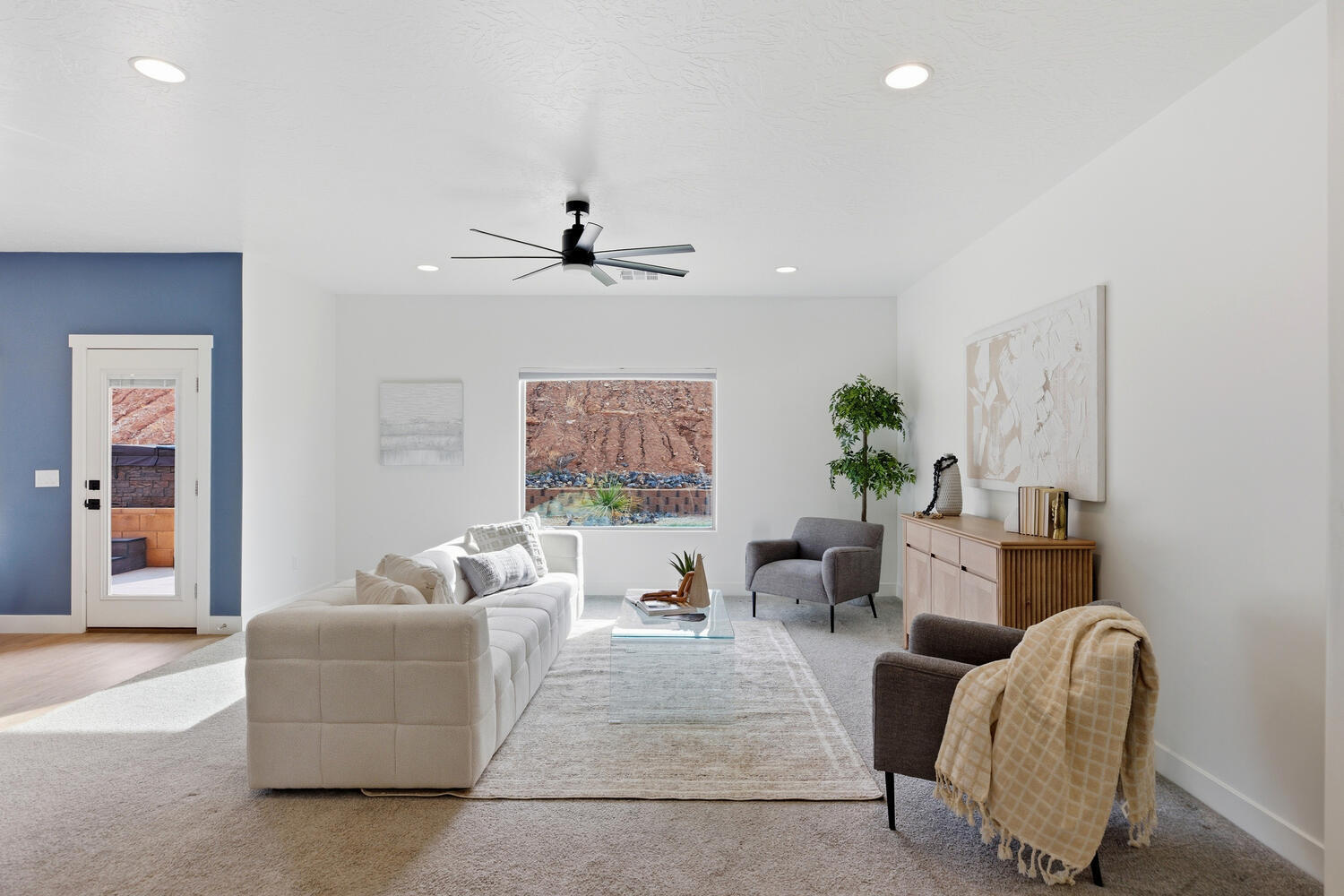 DESERT COVE - Residential