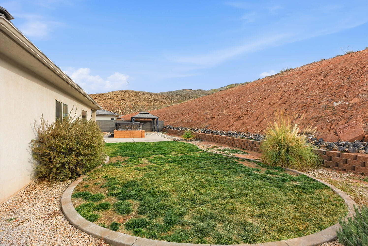 DESERT COVE - Residential