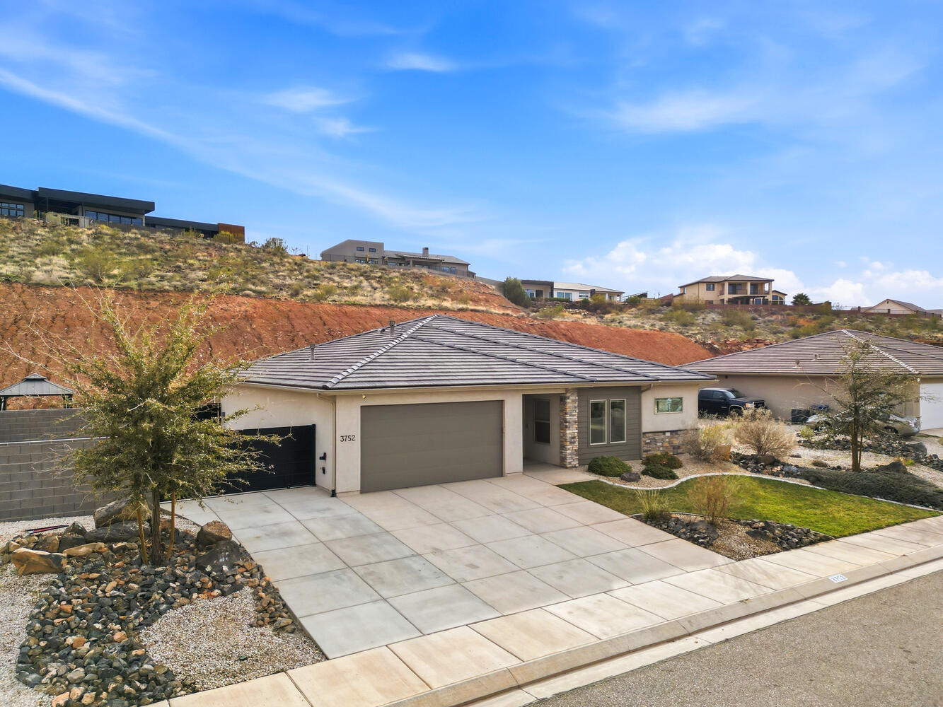 DESERT COVE - Residential