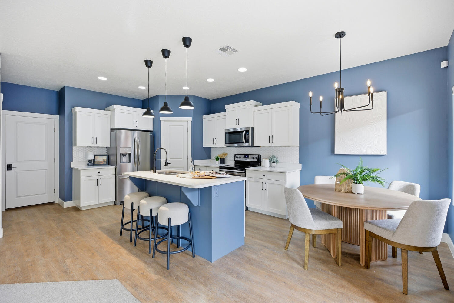 DESERT COVE - Residential