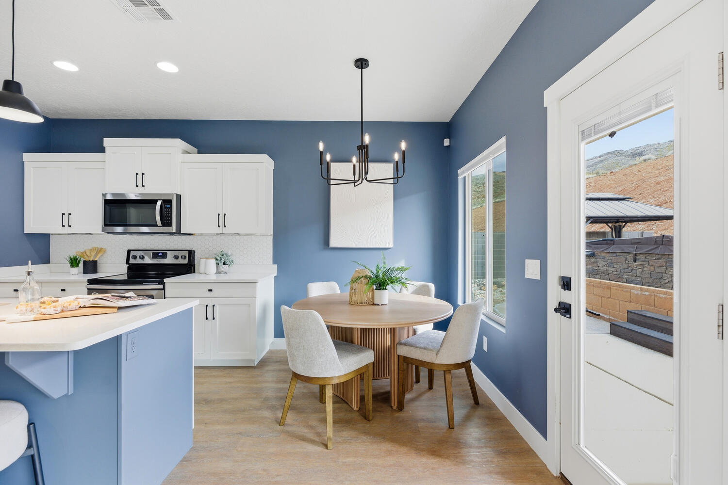 DESERT COVE - Residential