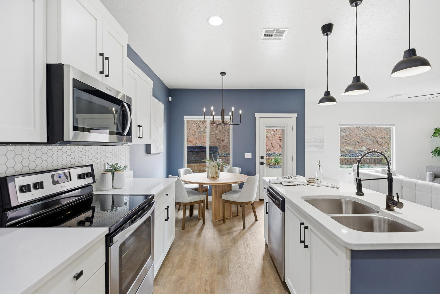 DESERT COVE - Residential