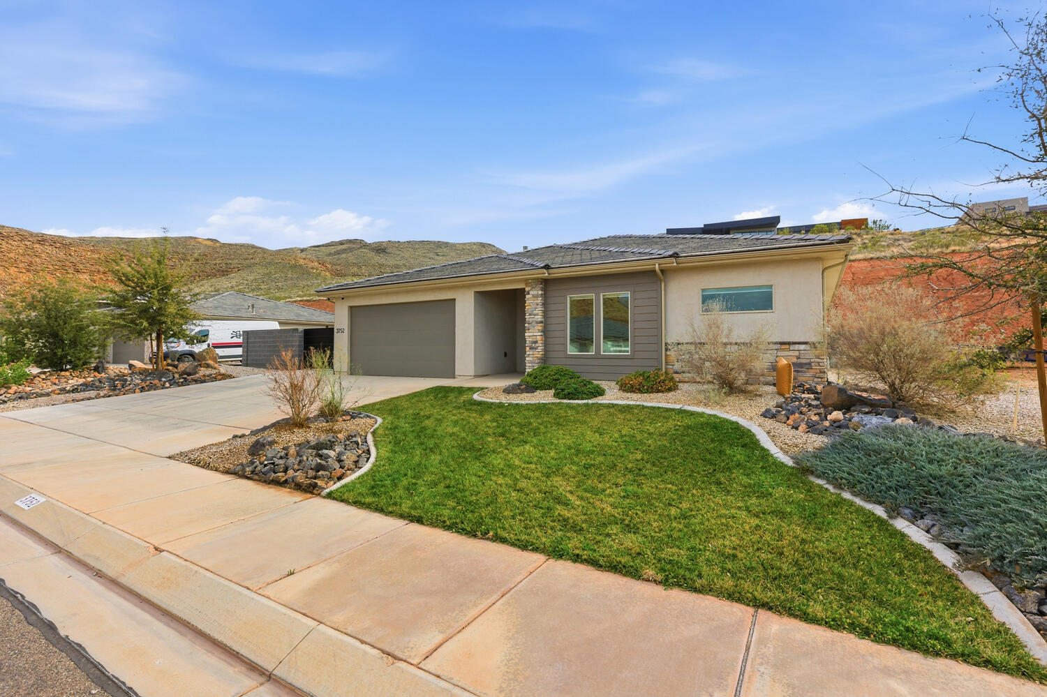 DESERT COVE - Residential