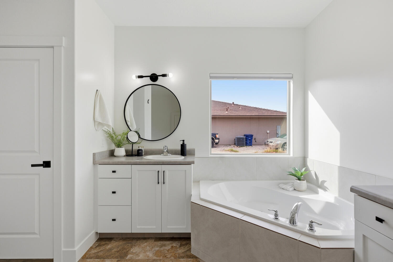 DESERT COVE - Residential