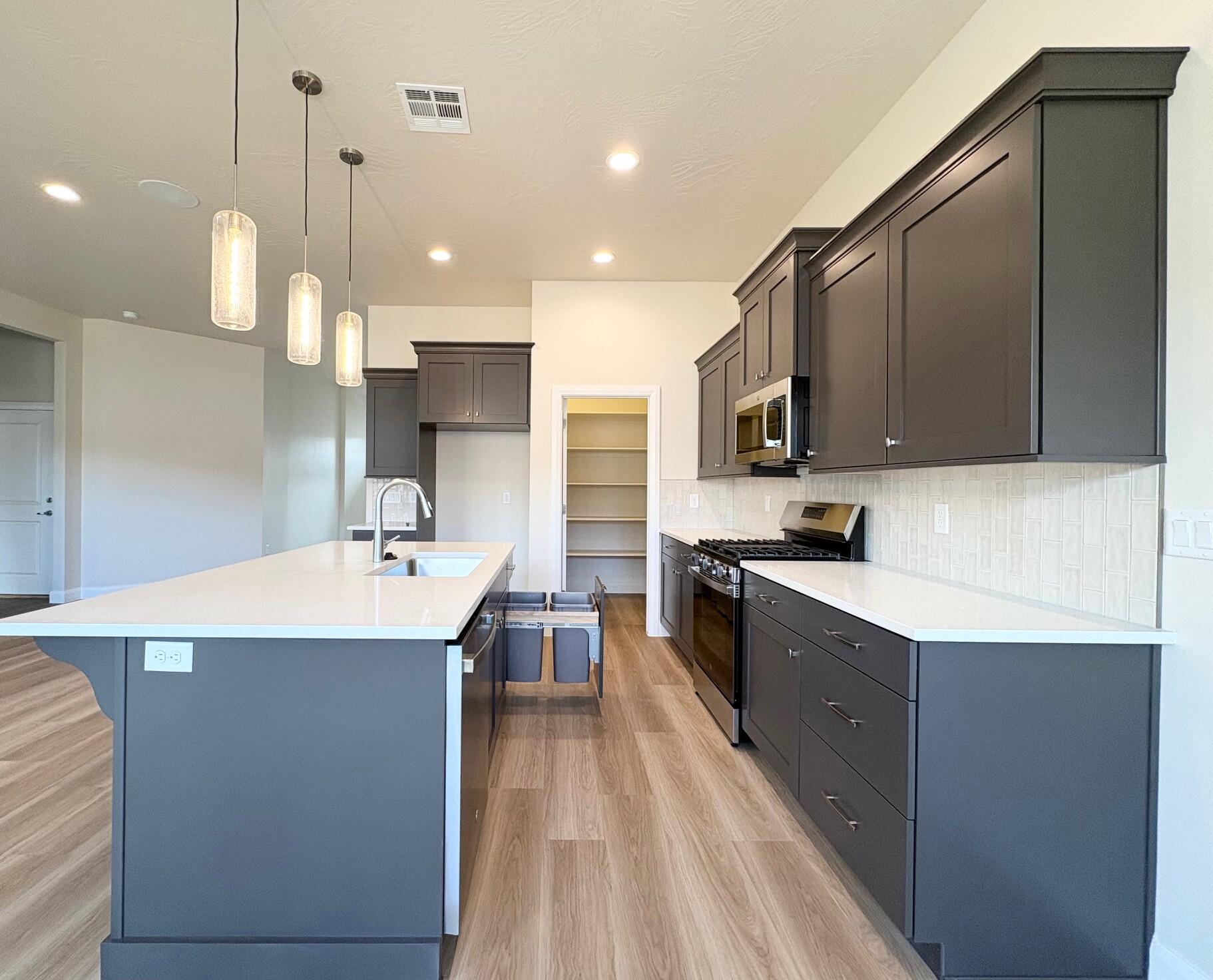 RIVERBEND AT SUNRISE VALLEY - Residential