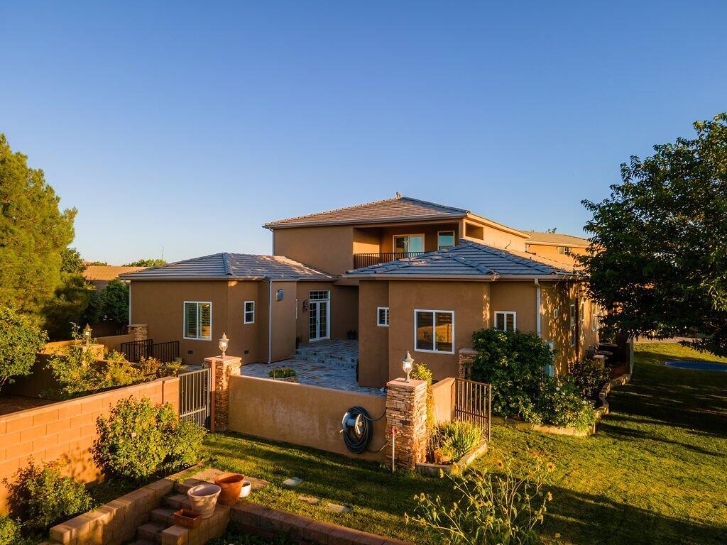 PINE VIEW ESTATES - Residential