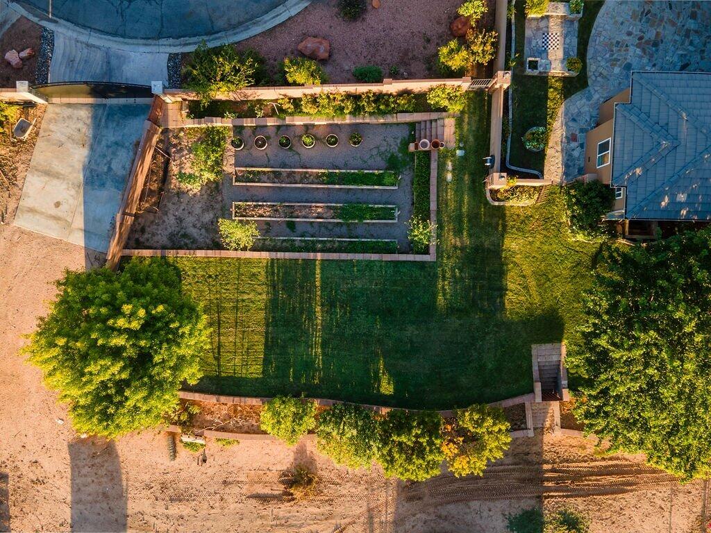 PINE VIEW ESTATES - Residential