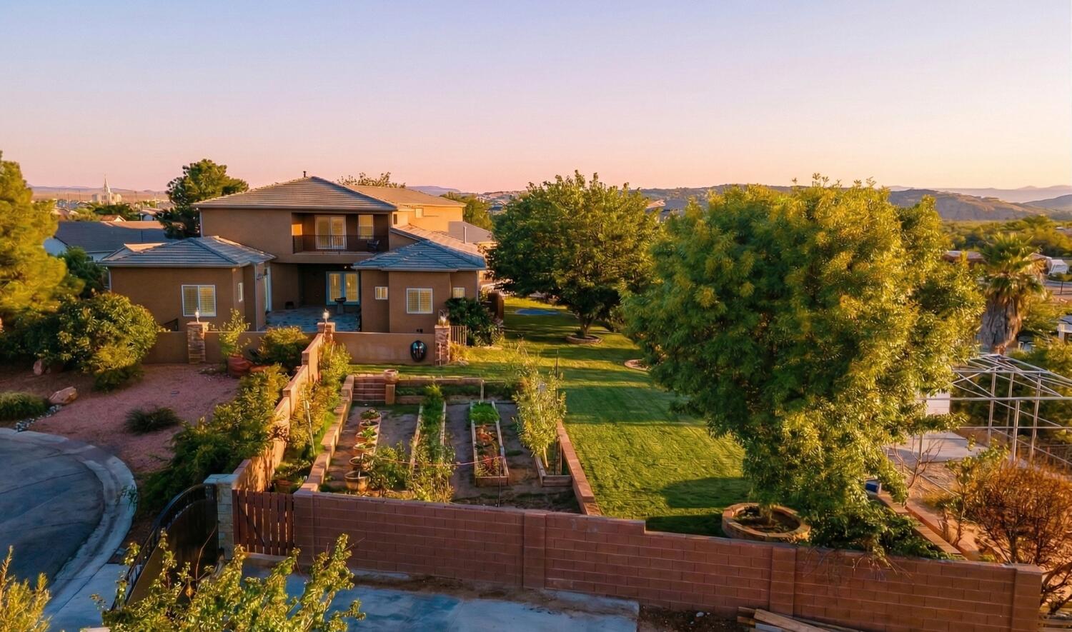 PINE VIEW ESTATES - Residential