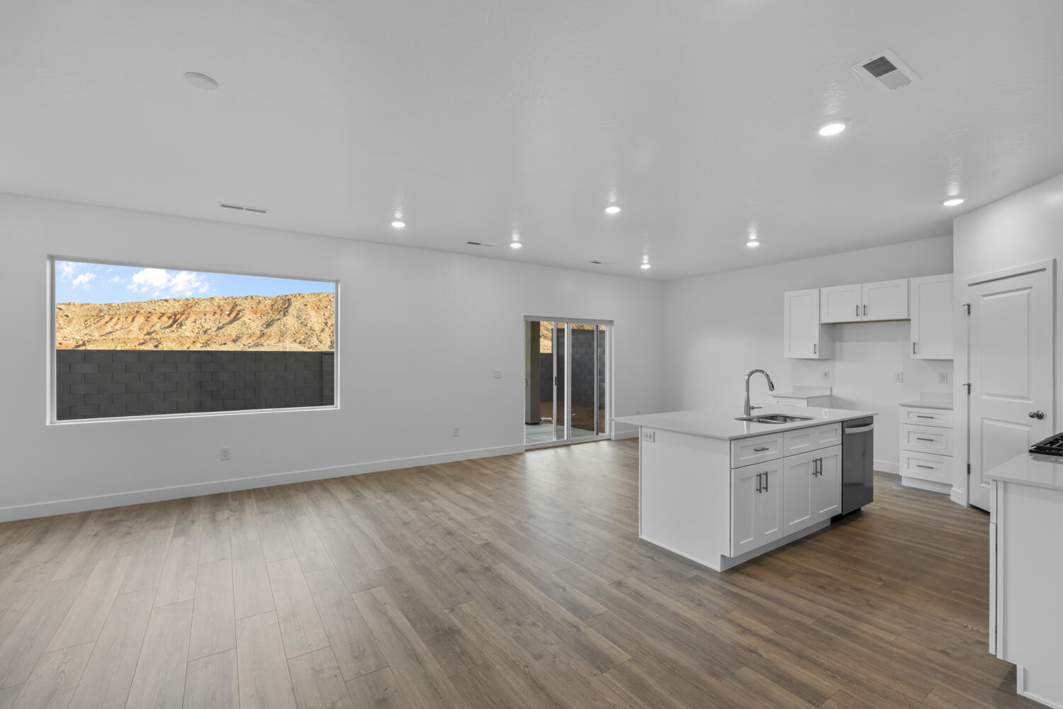 STANDING ROCK EAST AT LONG VALLEY - Residential