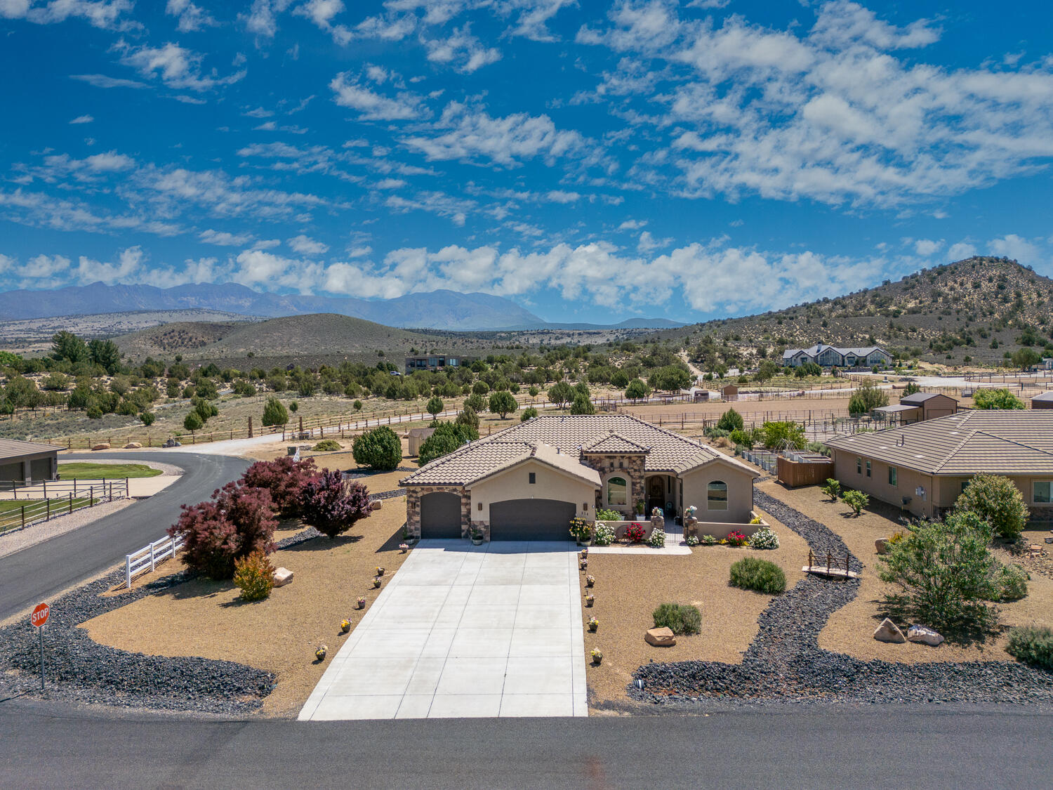 DAMMERON VALLEY HIGH GROUND - Residential