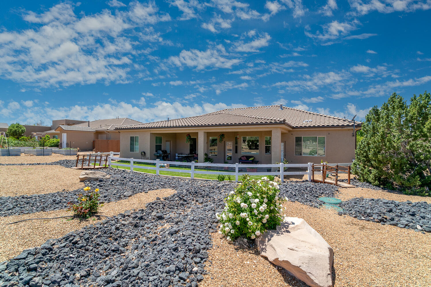 DAMMERON VALLEY HIGH GROUND - Residential