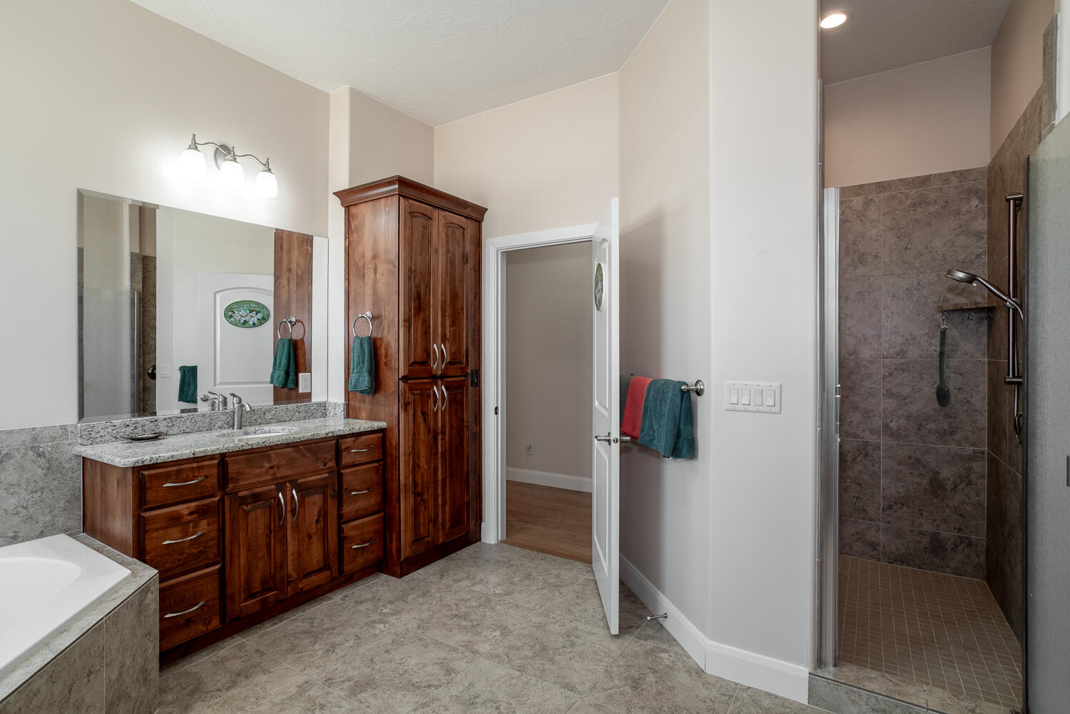 DAMMERON VALLEY HIGH GROUND - Residential