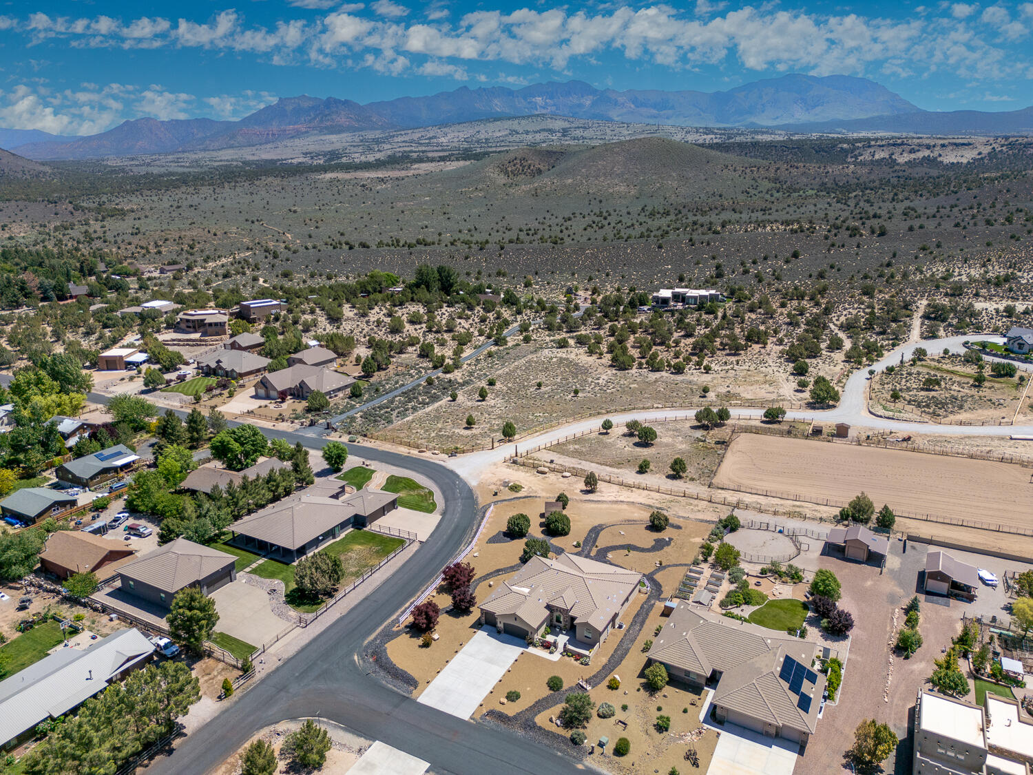 DAMMERON VALLEY HIGH GROUND - Residential