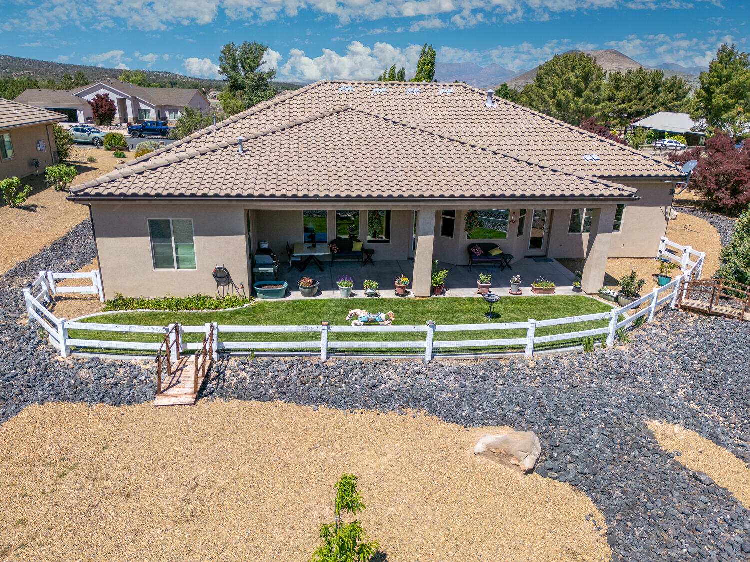 DAMMERON VALLEY HIGH GROUND - Residential