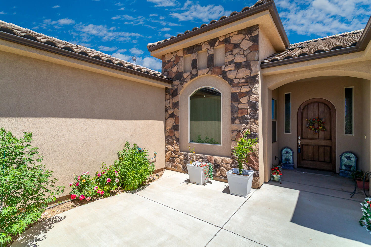 DAMMERON VALLEY HIGH GROUND - Residential