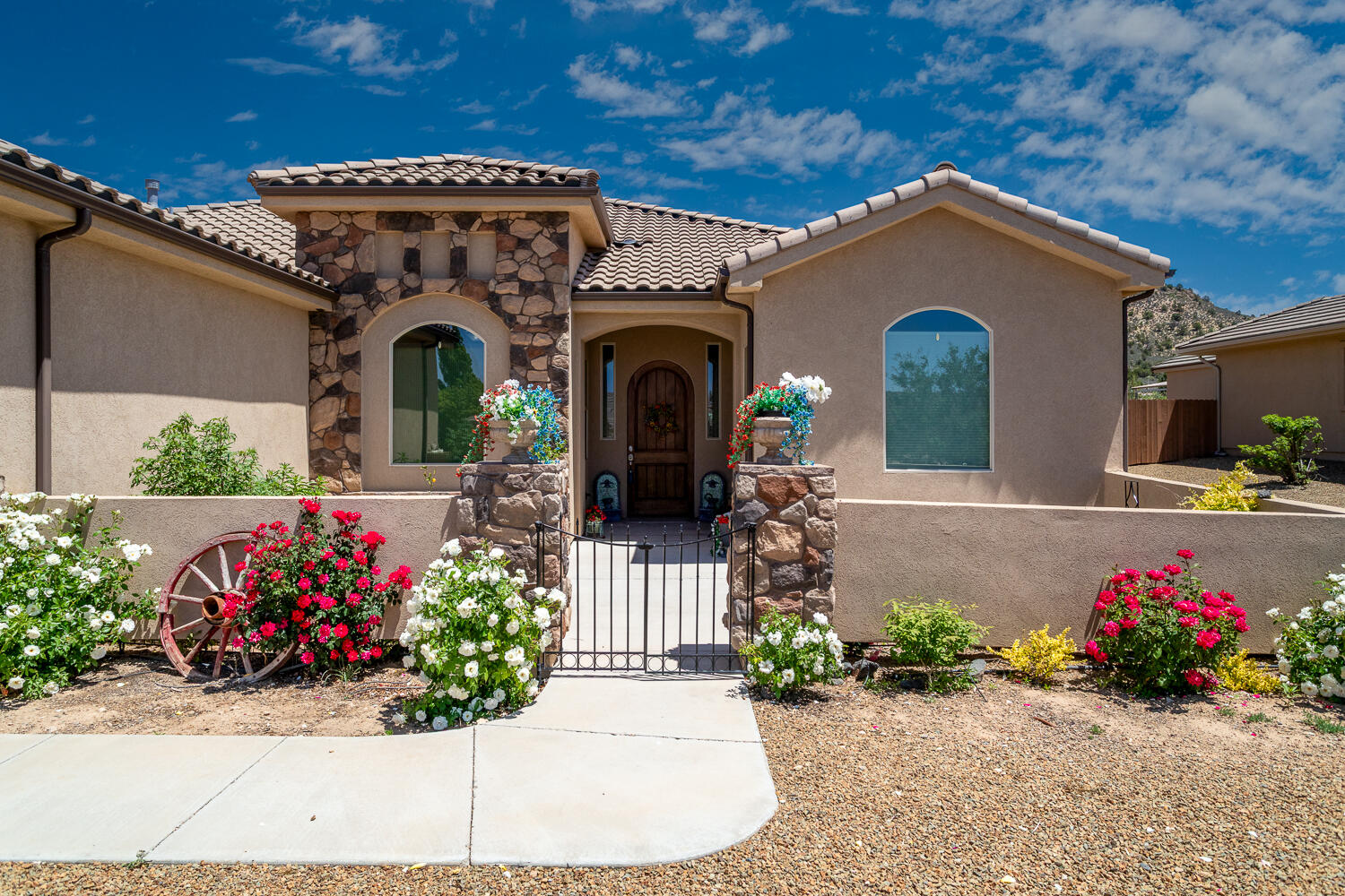 DAMMERON VALLEY HIGH GROUND - Residential