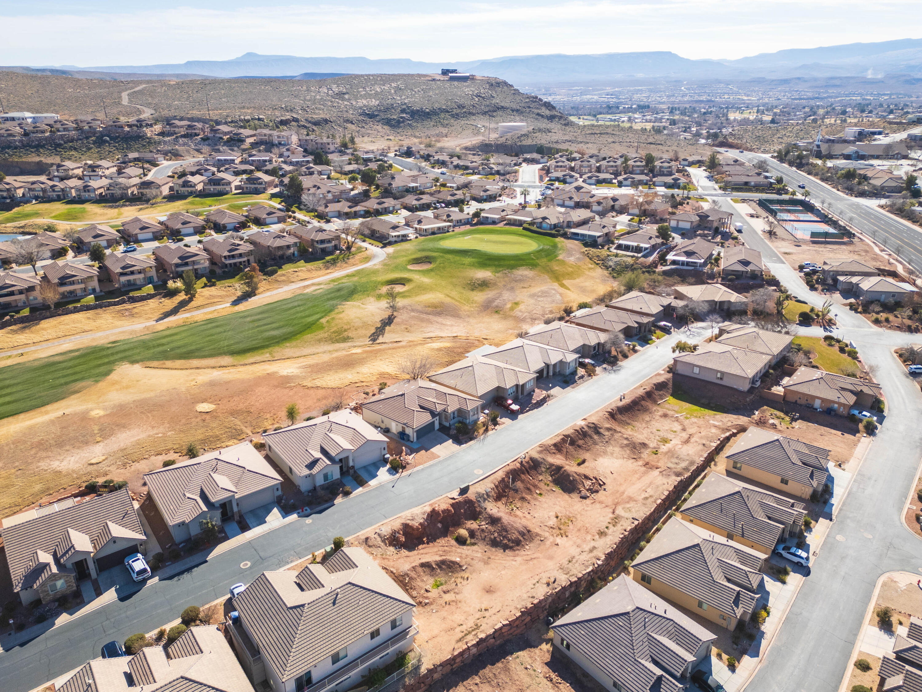 JOSHUAS AT SOUTHGATE - Land