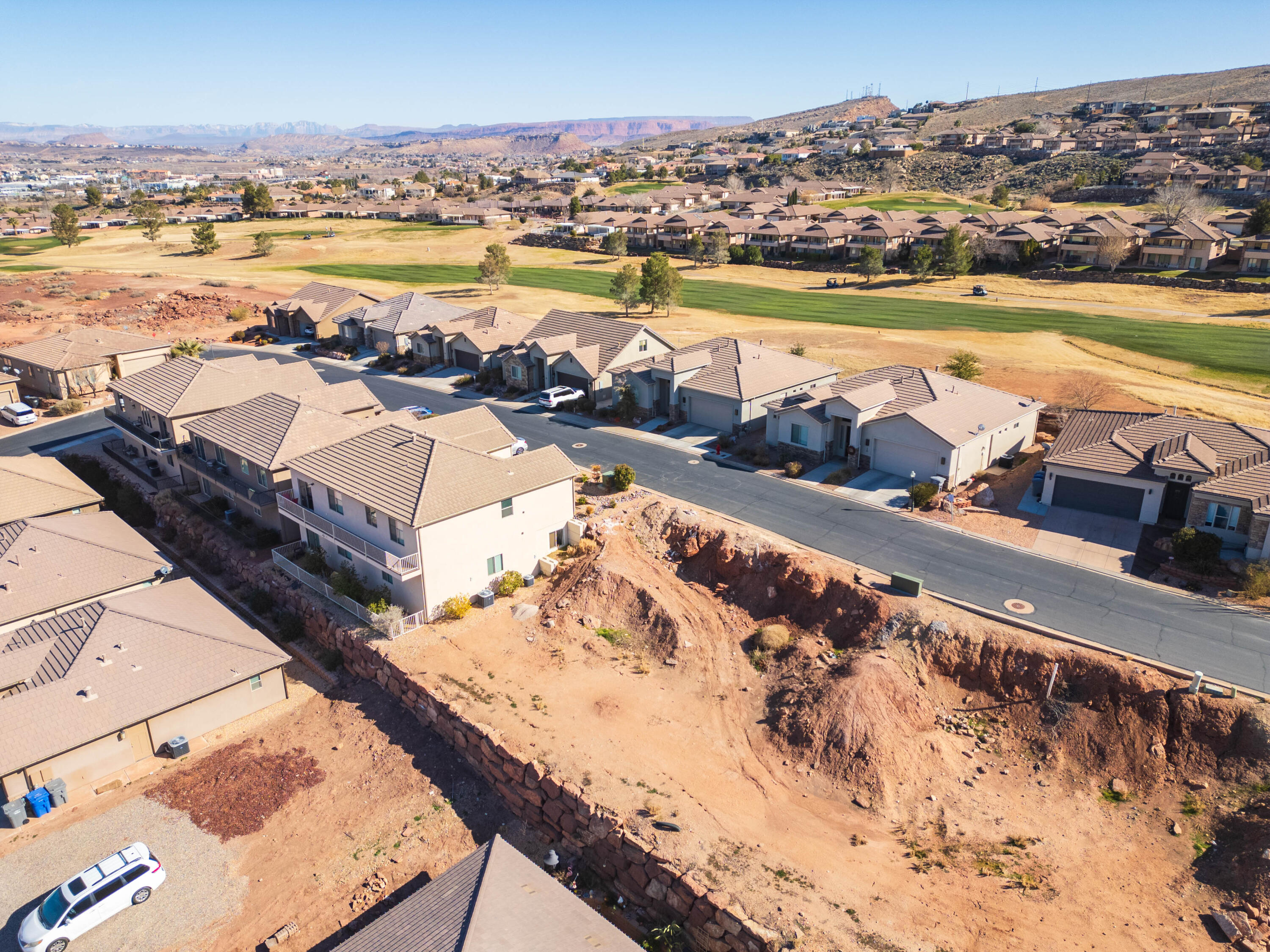 JOSHUAS AT SOUTHGATE - Land