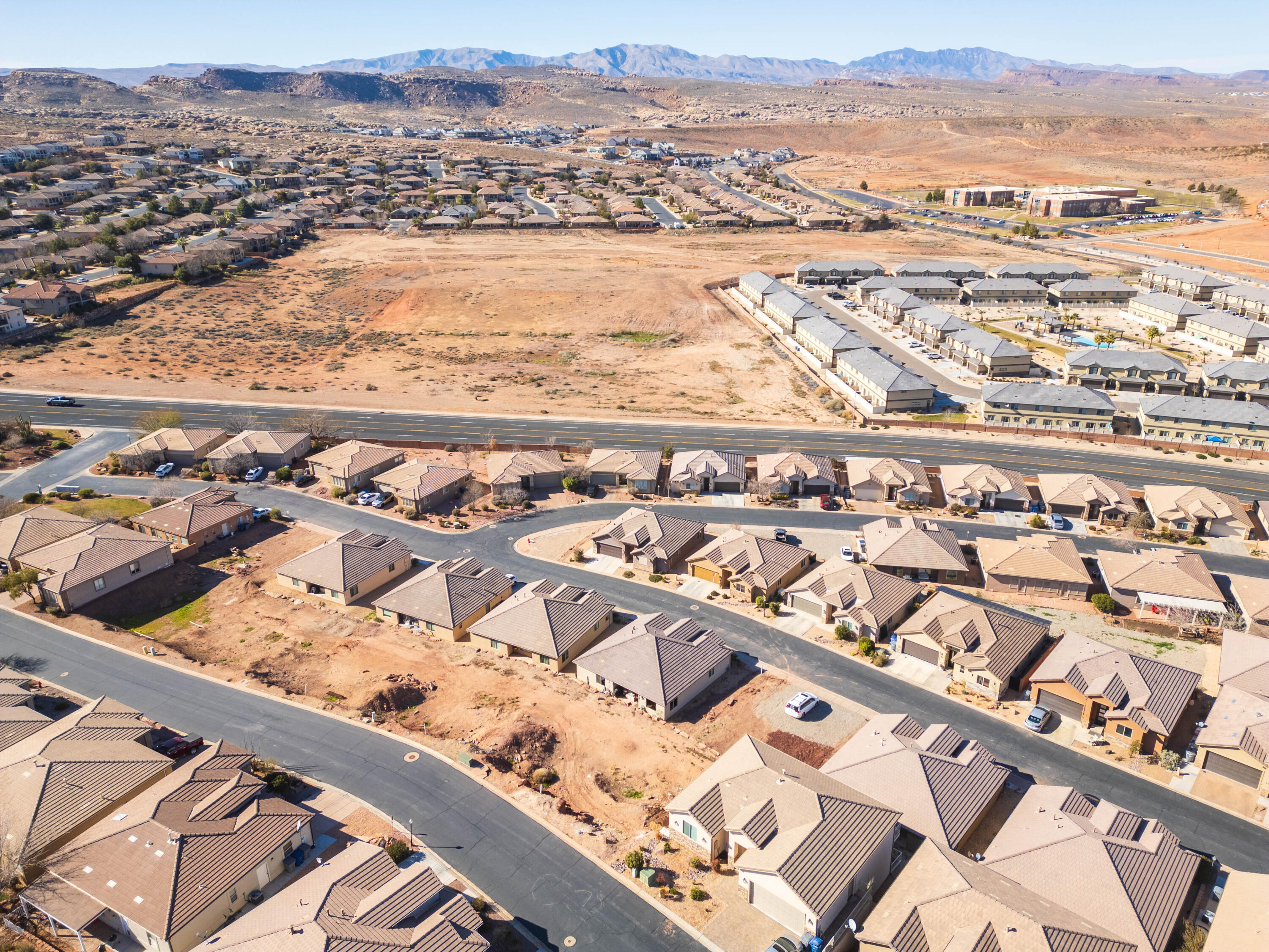 JOSHUAS AT SOUTHGATE - Land