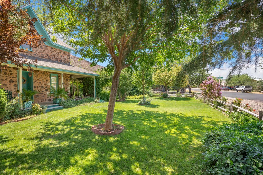Photo of 10 N ASH CREEK DR, Toquerville, UT 84774 (MLS # 26-273521)