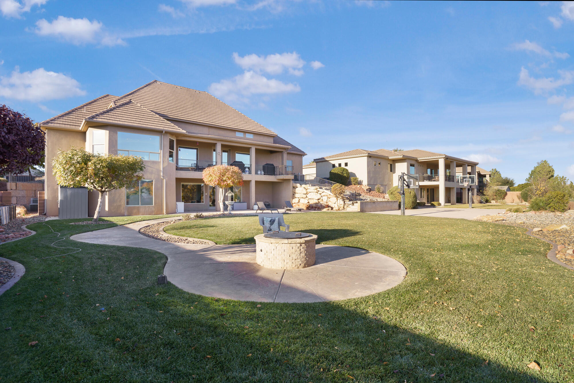 KNOLLS AT LITTLE VALLEY - Residential