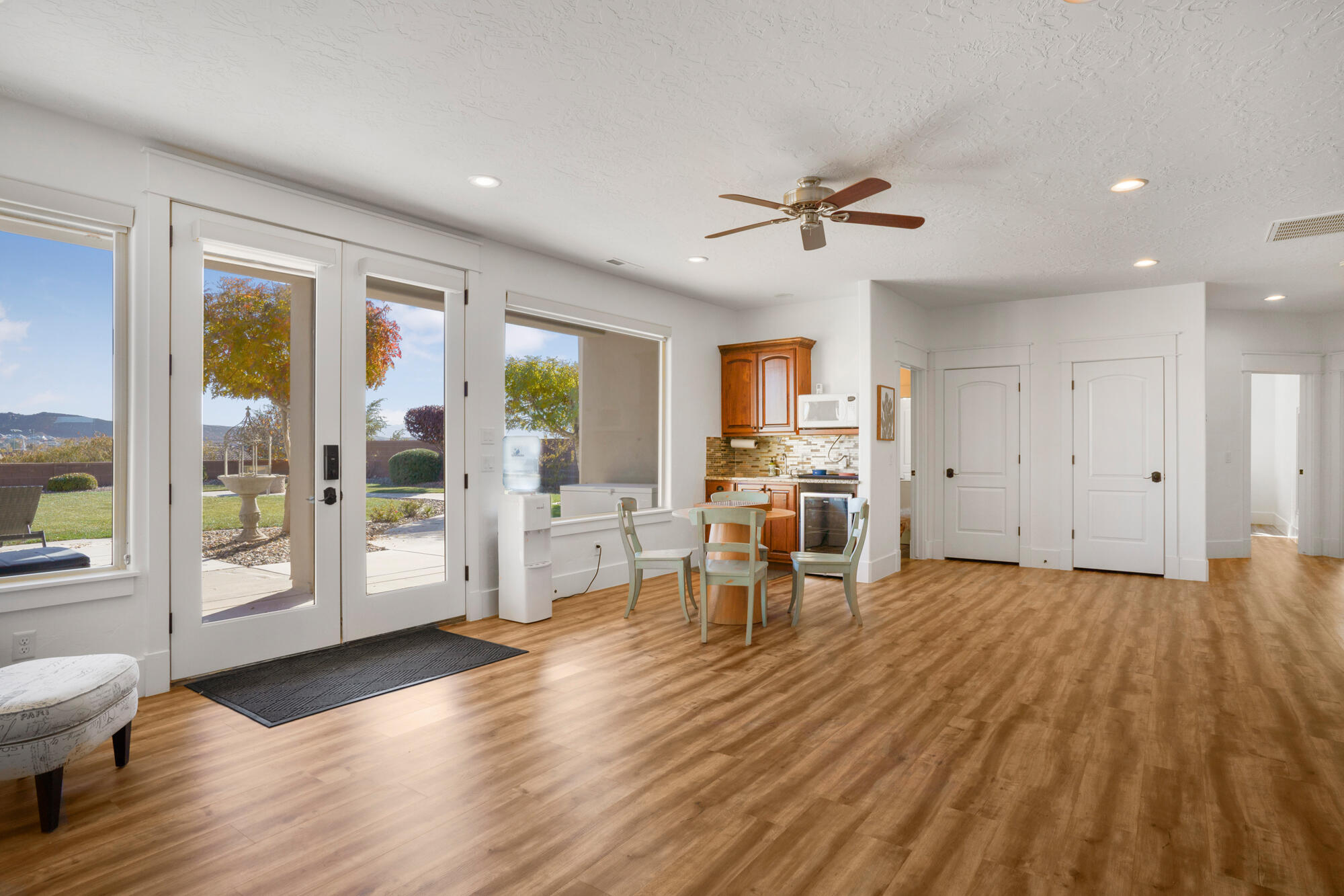 KNOLLS AT LITTLE VALLEY - Residential