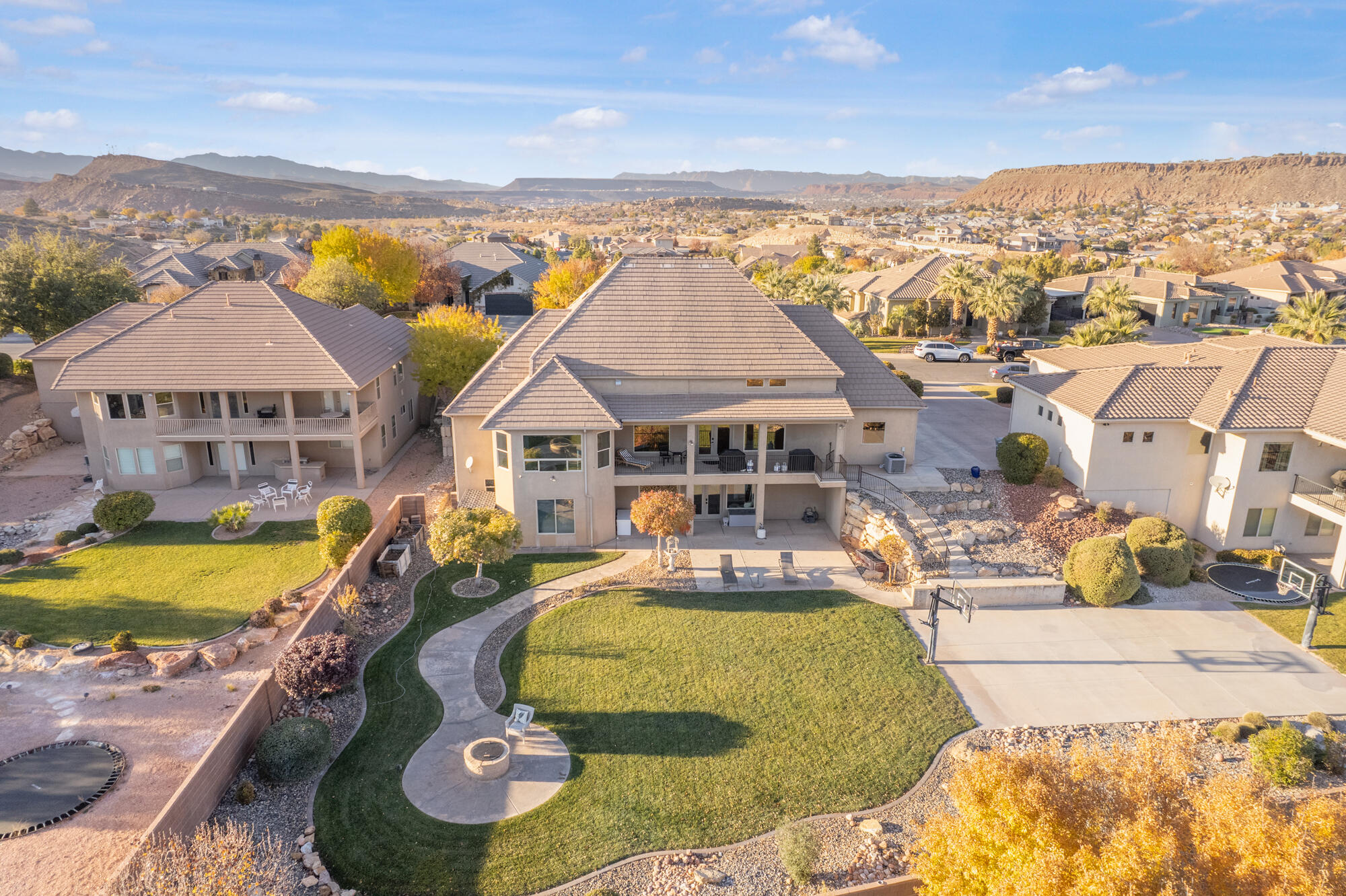 KNOLLS AT LITTLE VALLEY - Residential