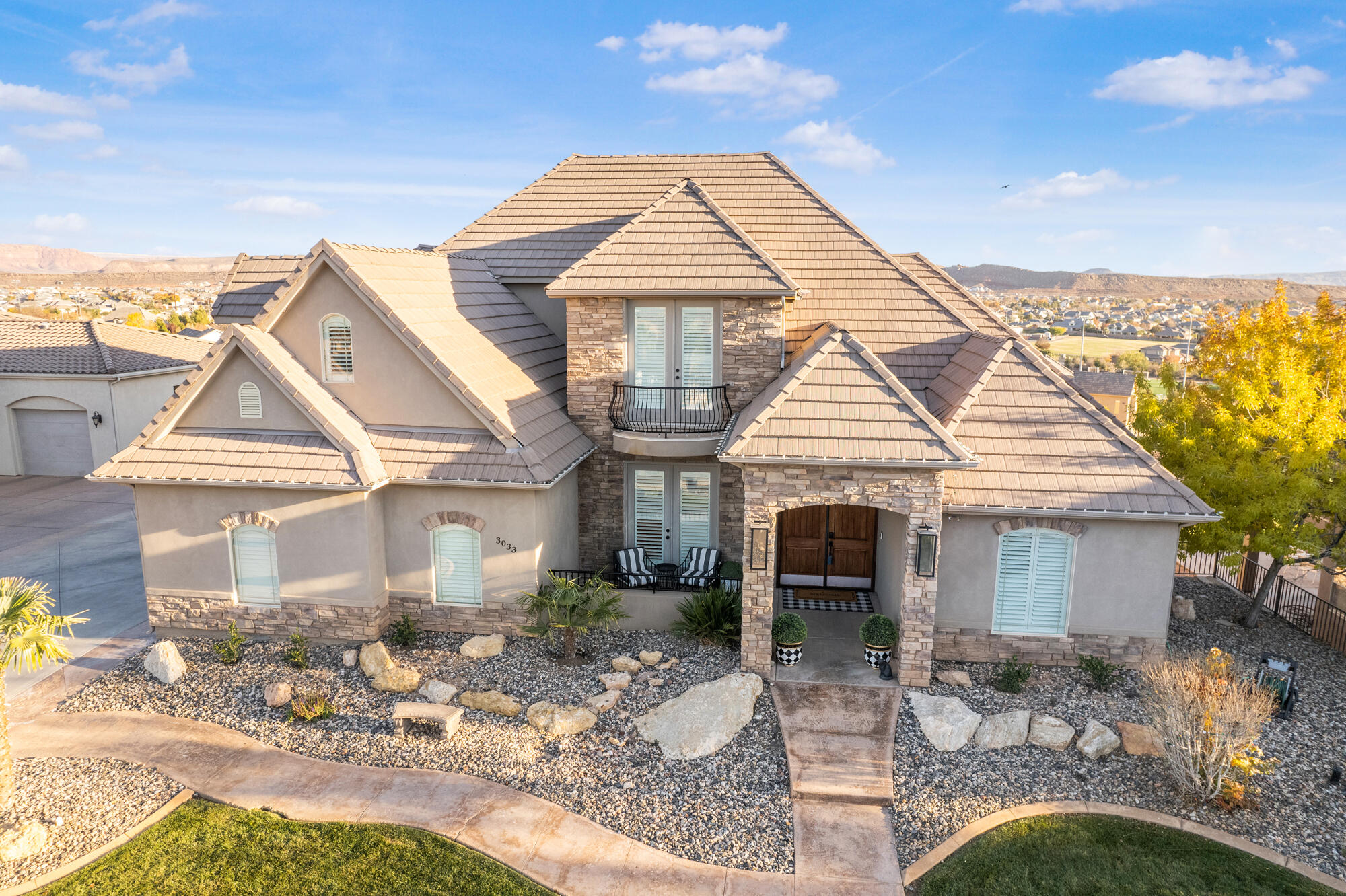 KNOLLS AT LITTLE VALLEY - Residential