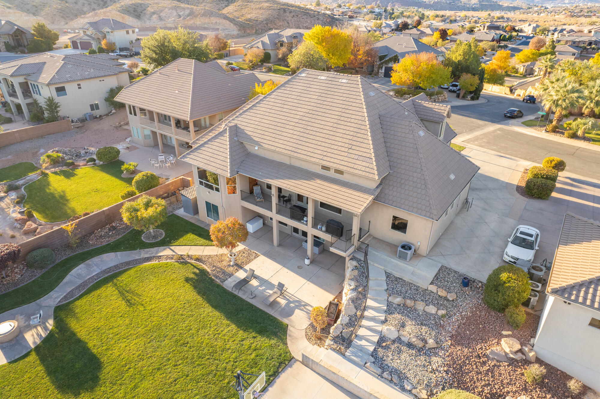 KNOLLS AT LITTLE VALLEY - Residential