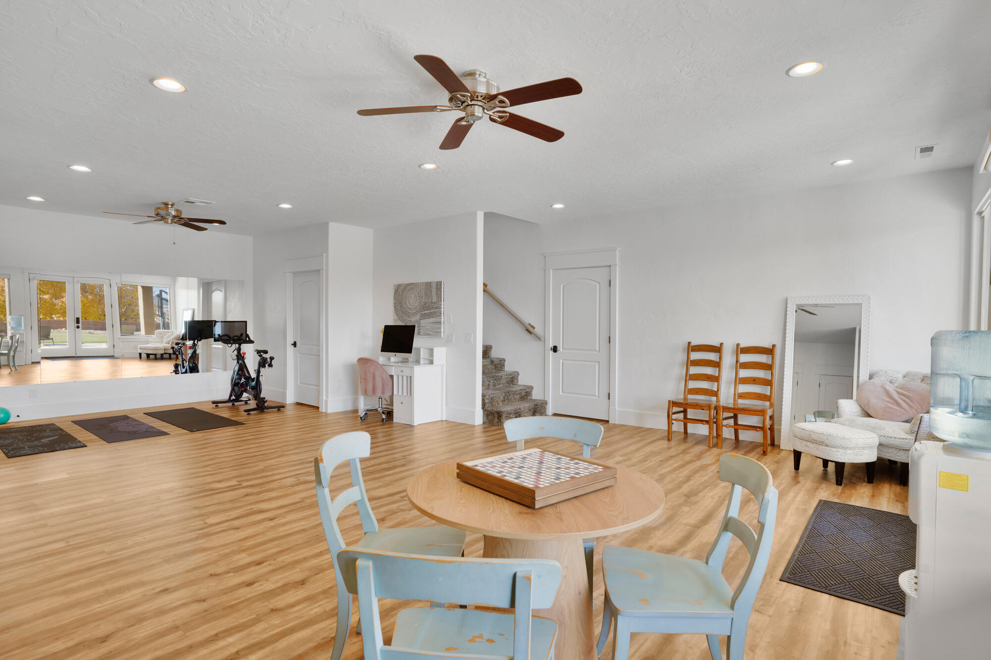 KNOLLS AT LITTLE VALLEY - Residential