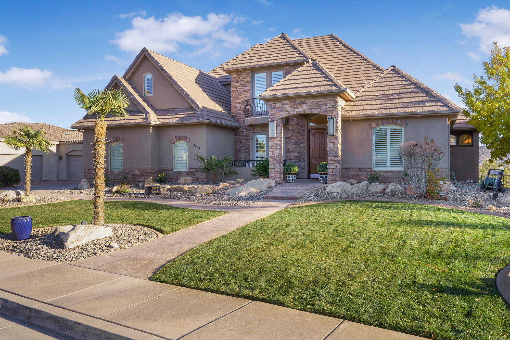 KNOLLS AT LITTLE VALLEY - Residential