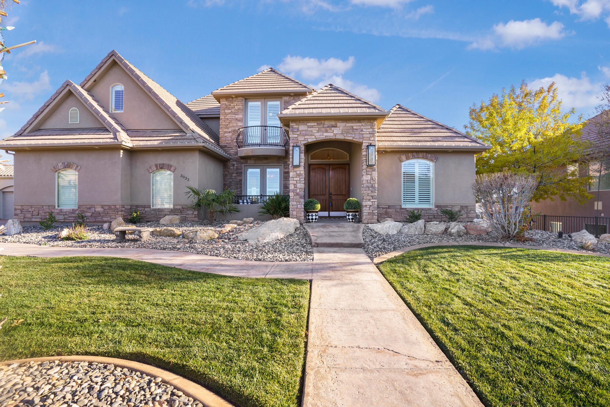 KNOLLS AT LITTLE VALLEY - Residential