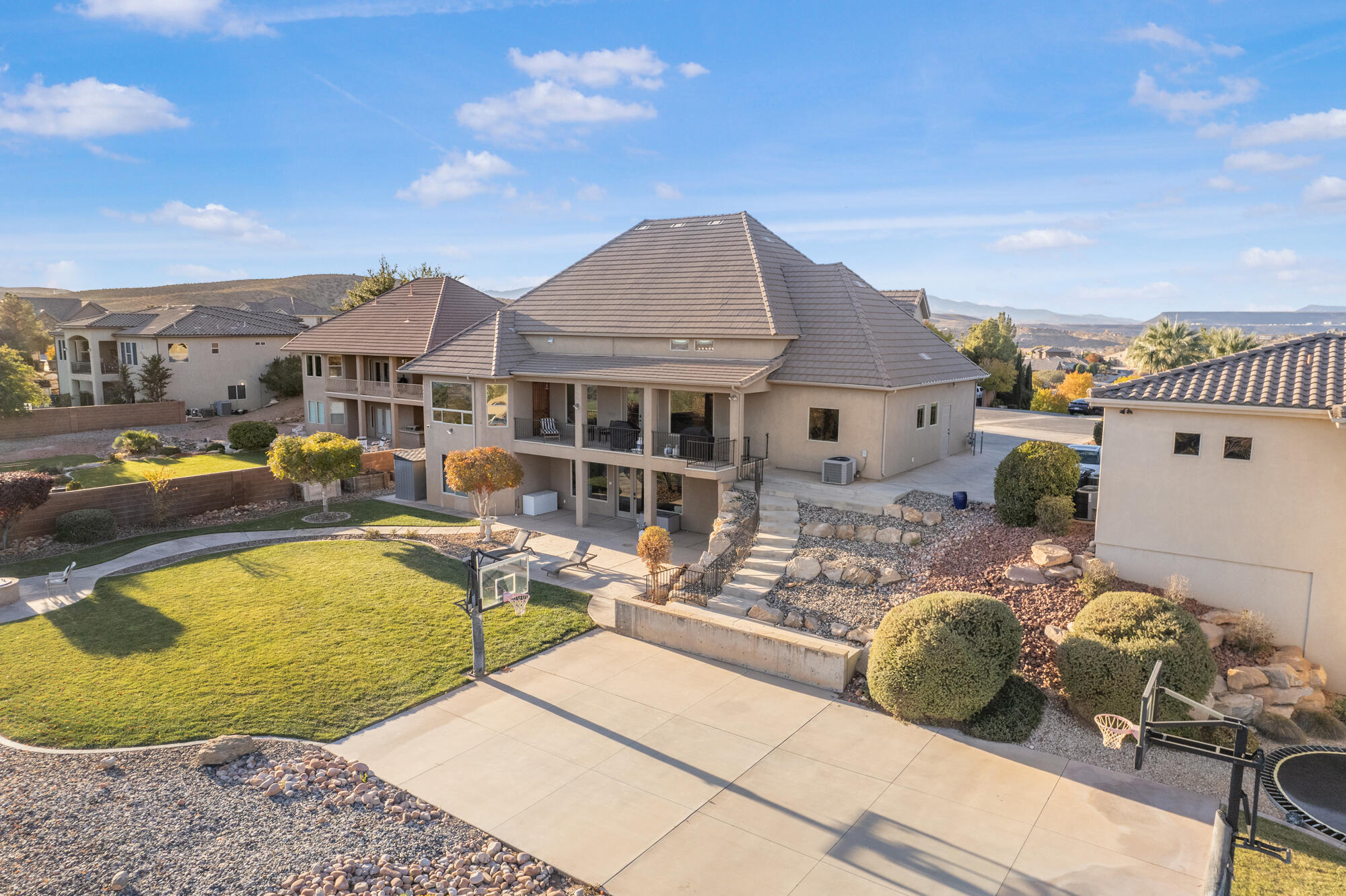 KNOLLS AT LITTLE VALLEY - Residential