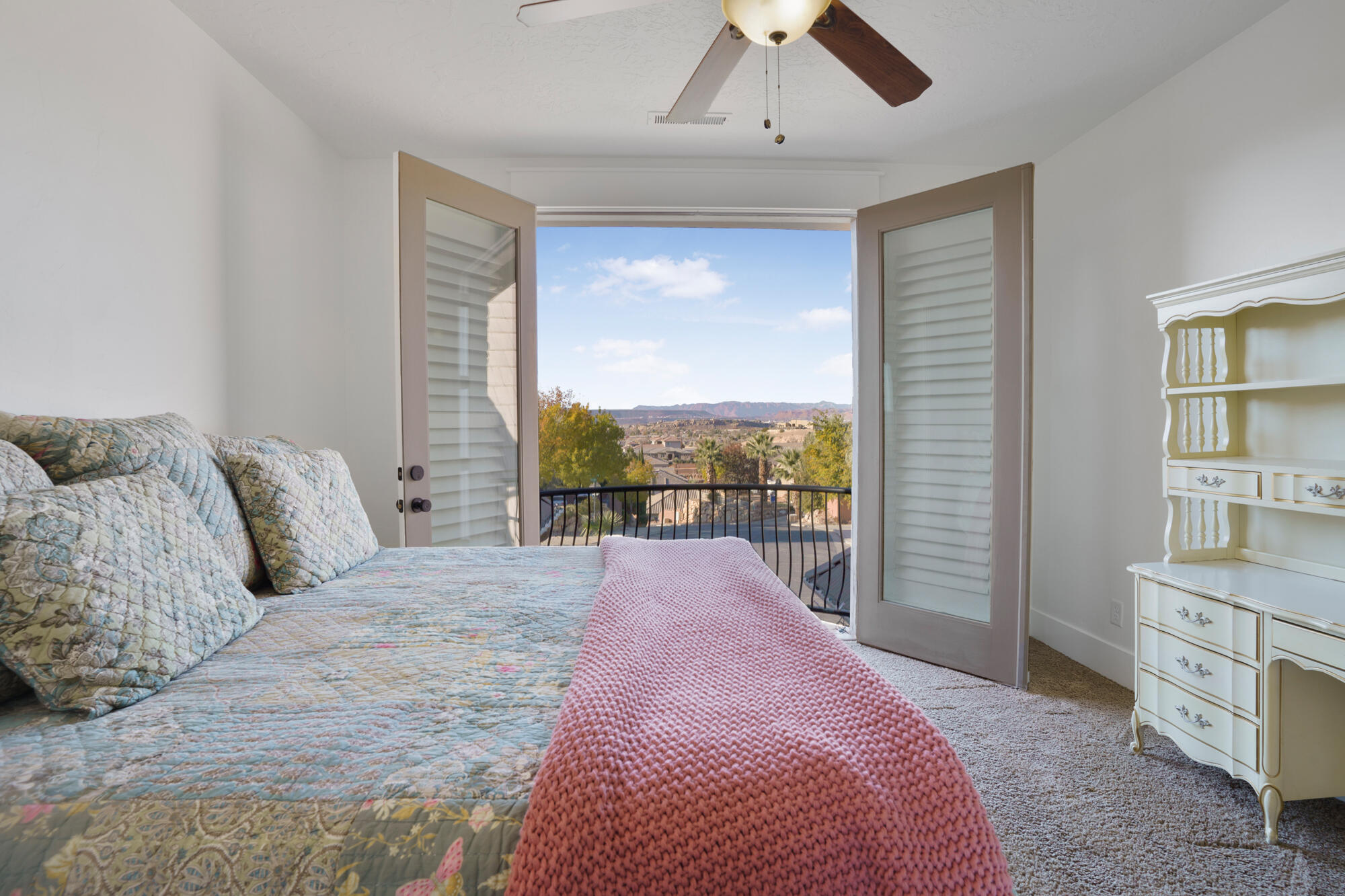 KNOLLS AT LITTLE VALLEY - Residential