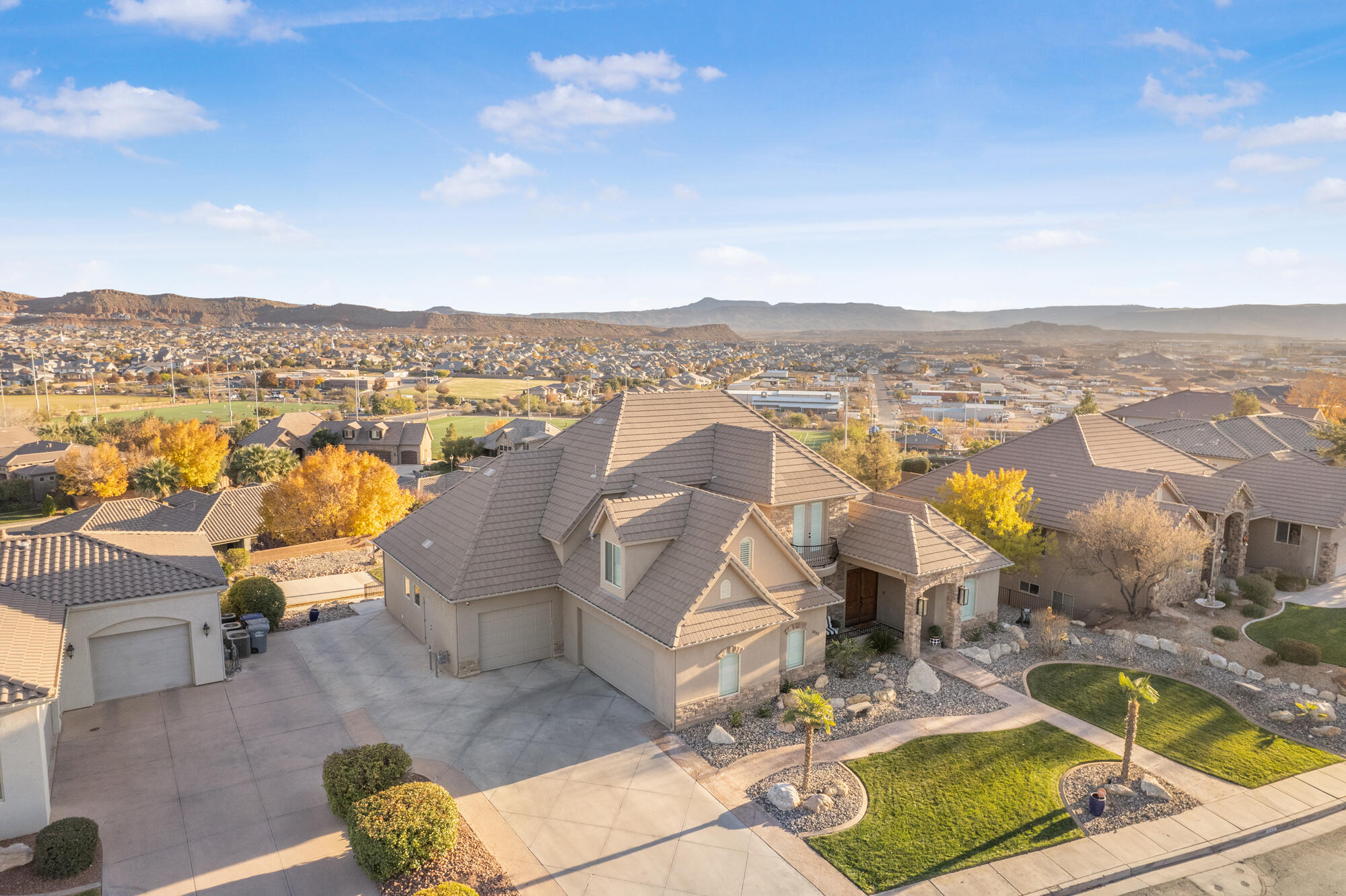 KNOLLS AT LITTLE VALLEY - Residential